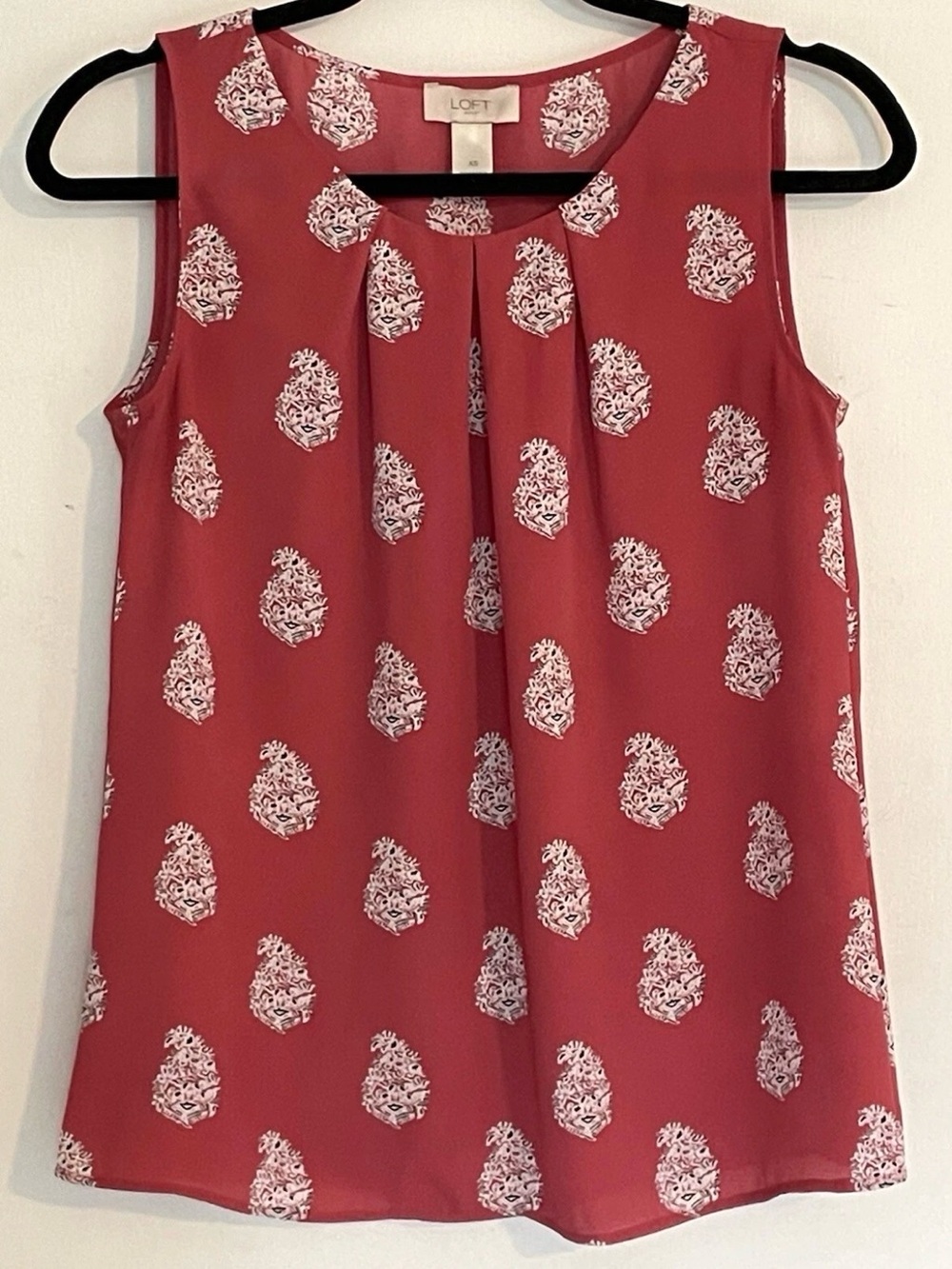 Loft Mauve Dark Pink Tank Top Blouse With An All Over Paisley Design Size XS